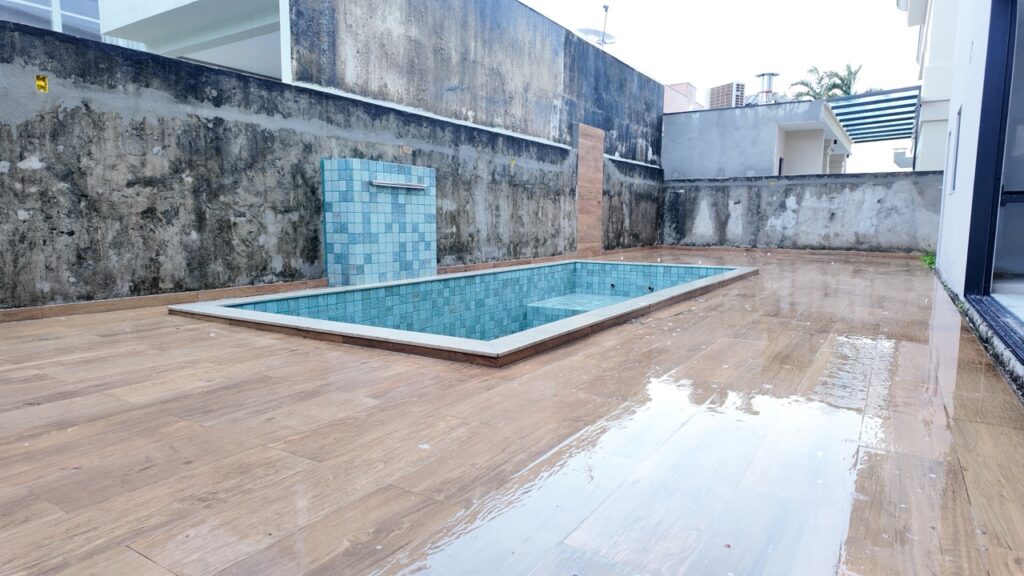 Casa à Venda – Condomínio Montenegro Boulevard – 5 Suítes